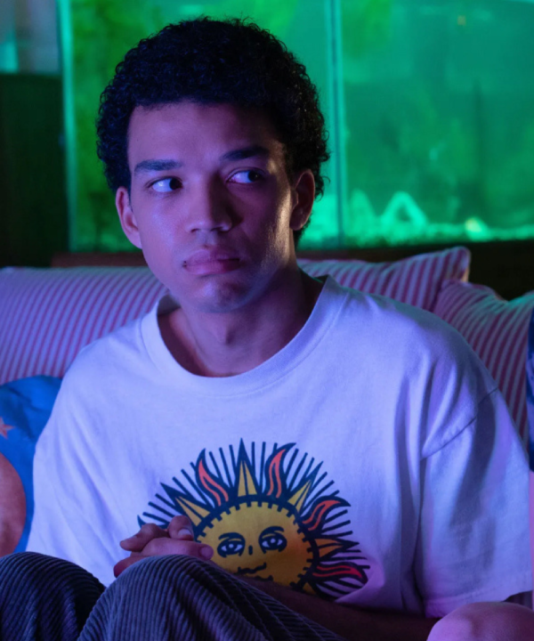 I Saw the TV Glow Justice Smith Sun Face Printed T-Shirt