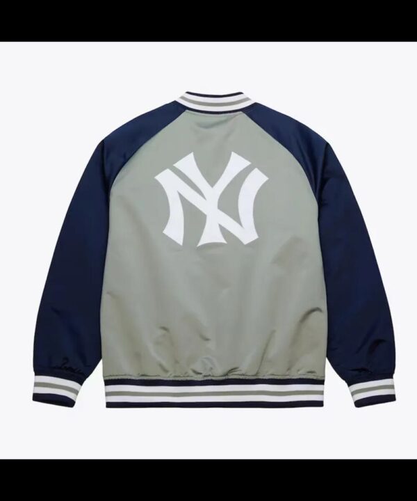 NY Yankees Vintage Logo Double Clutch Lightweight Gray Satin Jacket