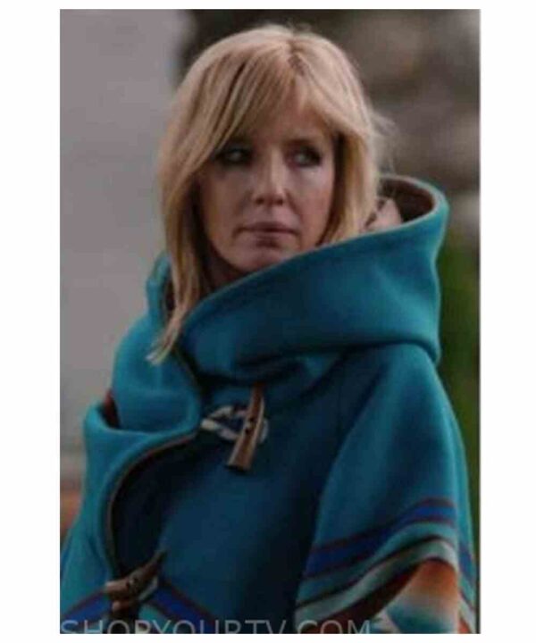 Kelly Reilly Yellowstone Season 03 Duffle Poncho