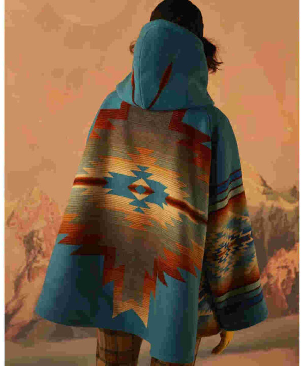 Kelly Reilly Yellowstone Season 03 Duffle Poncho