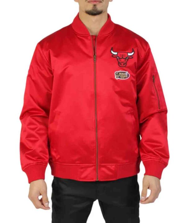 Chicago Bulls Vintage Logo Red Lightweight Satin Jacket