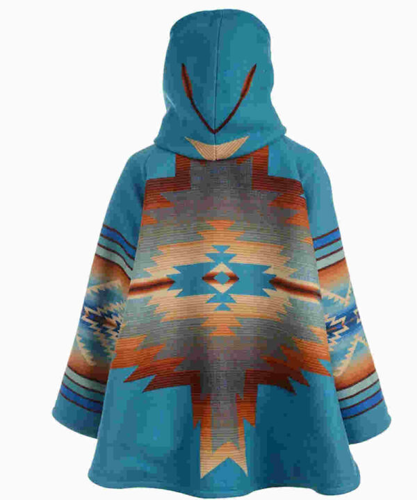 Kelly Reilly Yellowstone Season 03 Duffle Poncho